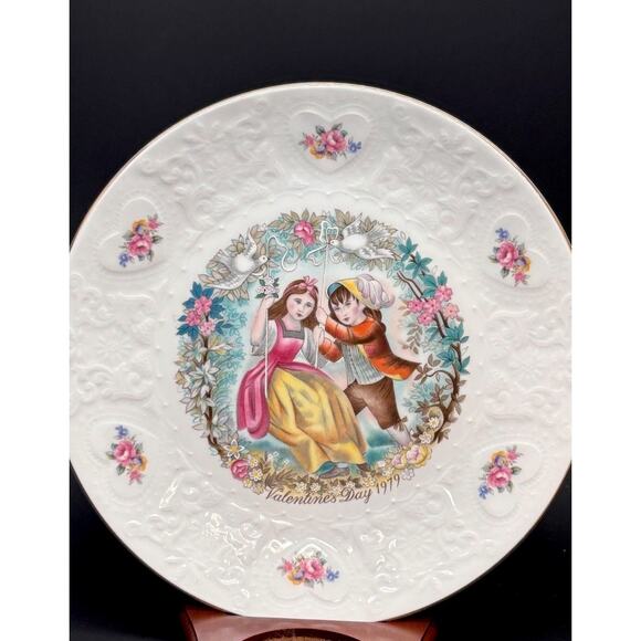 Vintage Royal Doulton My Valentine Day 1979 Collector Plate 8 1/4 " - Picture 1 of 16
